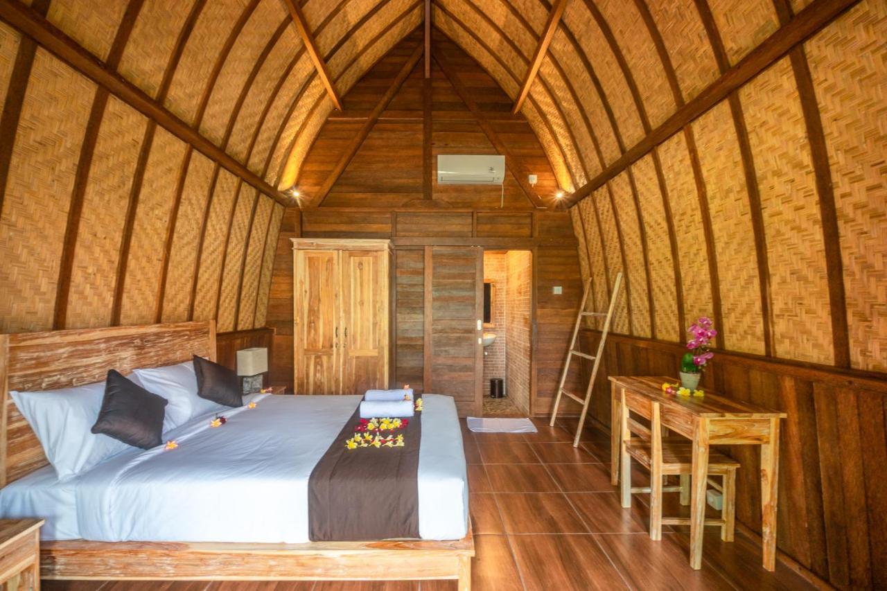 Wooden Puri Guesthouse Uluwatu  Exterior photo