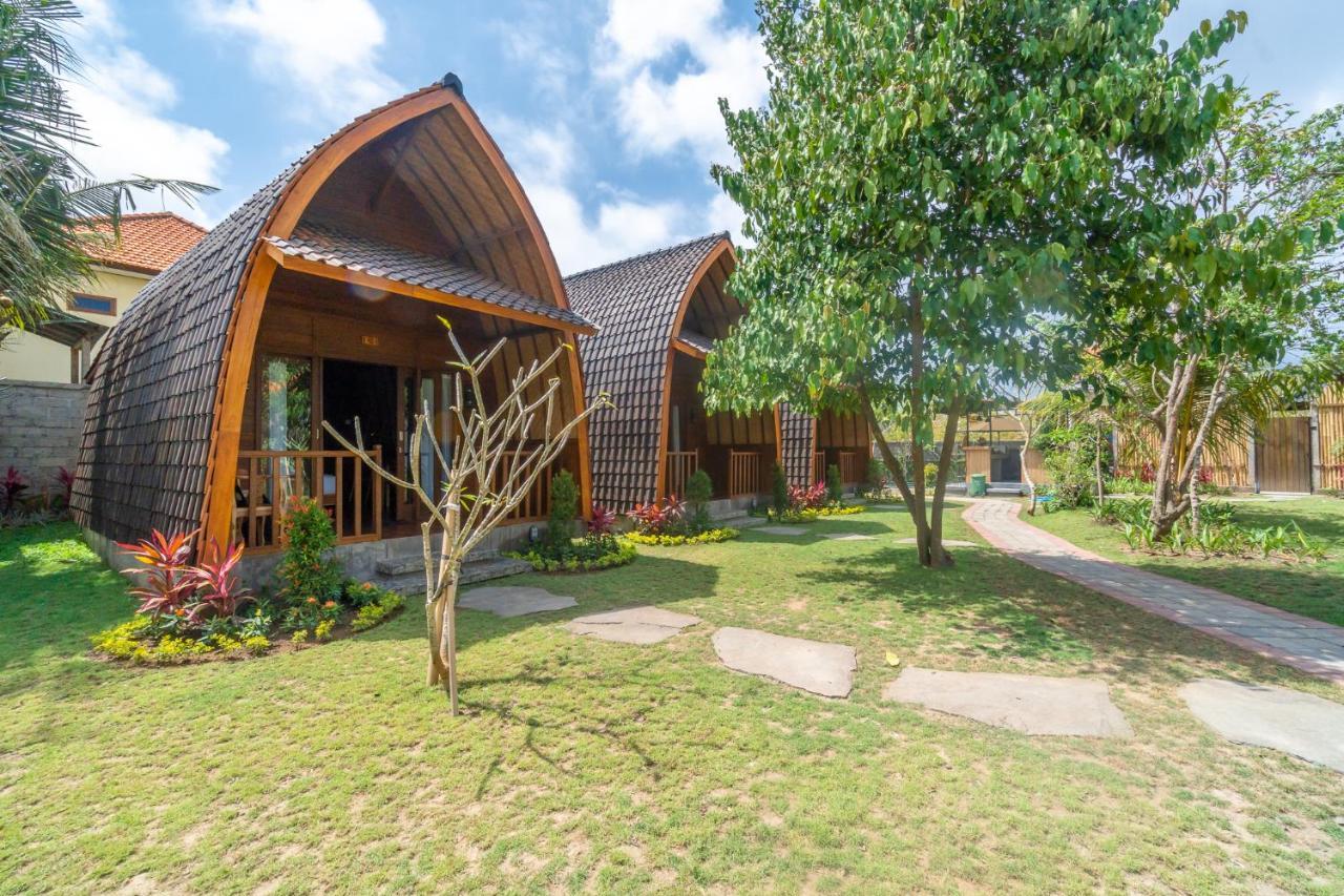 Wooden Puri Guesthouse Uluwatu  Exterior photo
